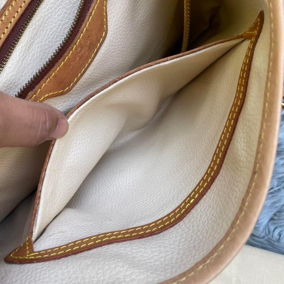 - 🌟 LIKE NEW❤️ LOUIS VUITTON BUCKET GM SHOULDER BAG - Picture 15 of 16